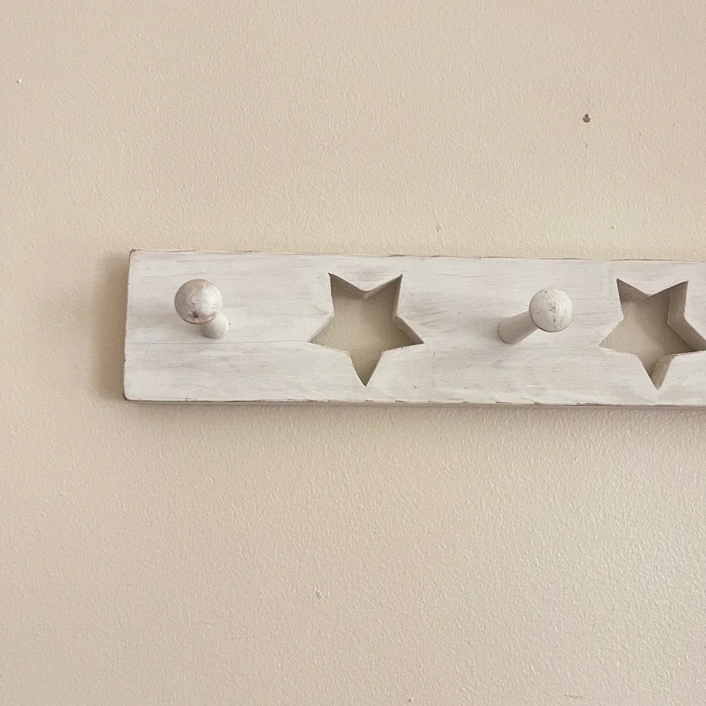Vtg Wood Wall Entry 4 Pegs Hooks 24